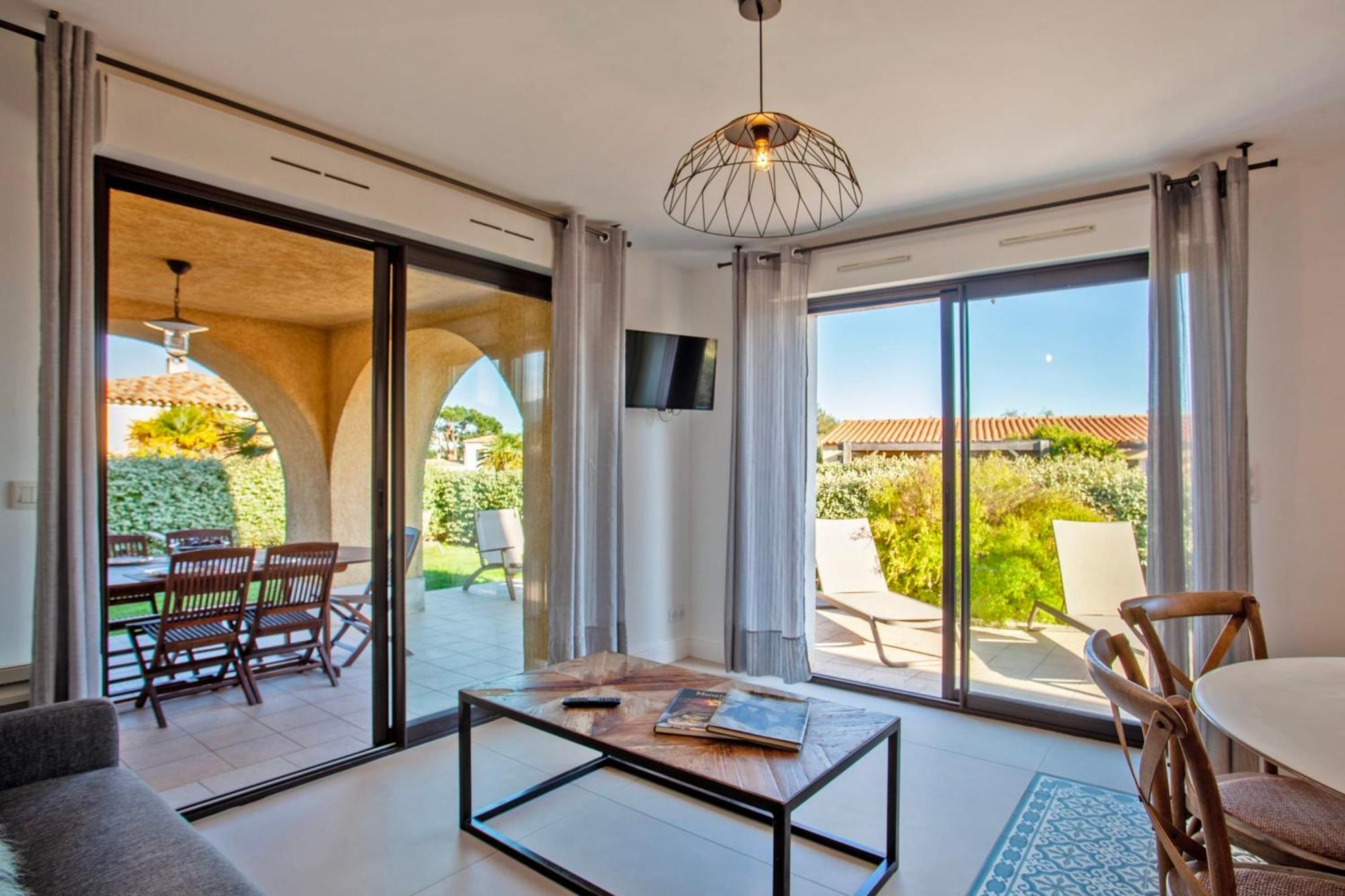 Location De Vacances Olivier Jardin Privatif Et Piscine Chauffee Partagee Calvi  Zewnętrze zdjęcie